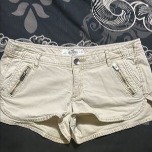 Aeropostale Cream Cargo Shorts Modern Style